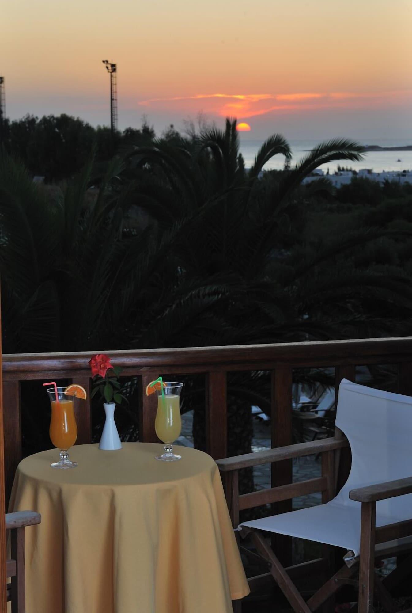 Eri Hotel Parikia  Ngoại thất bức ảnh