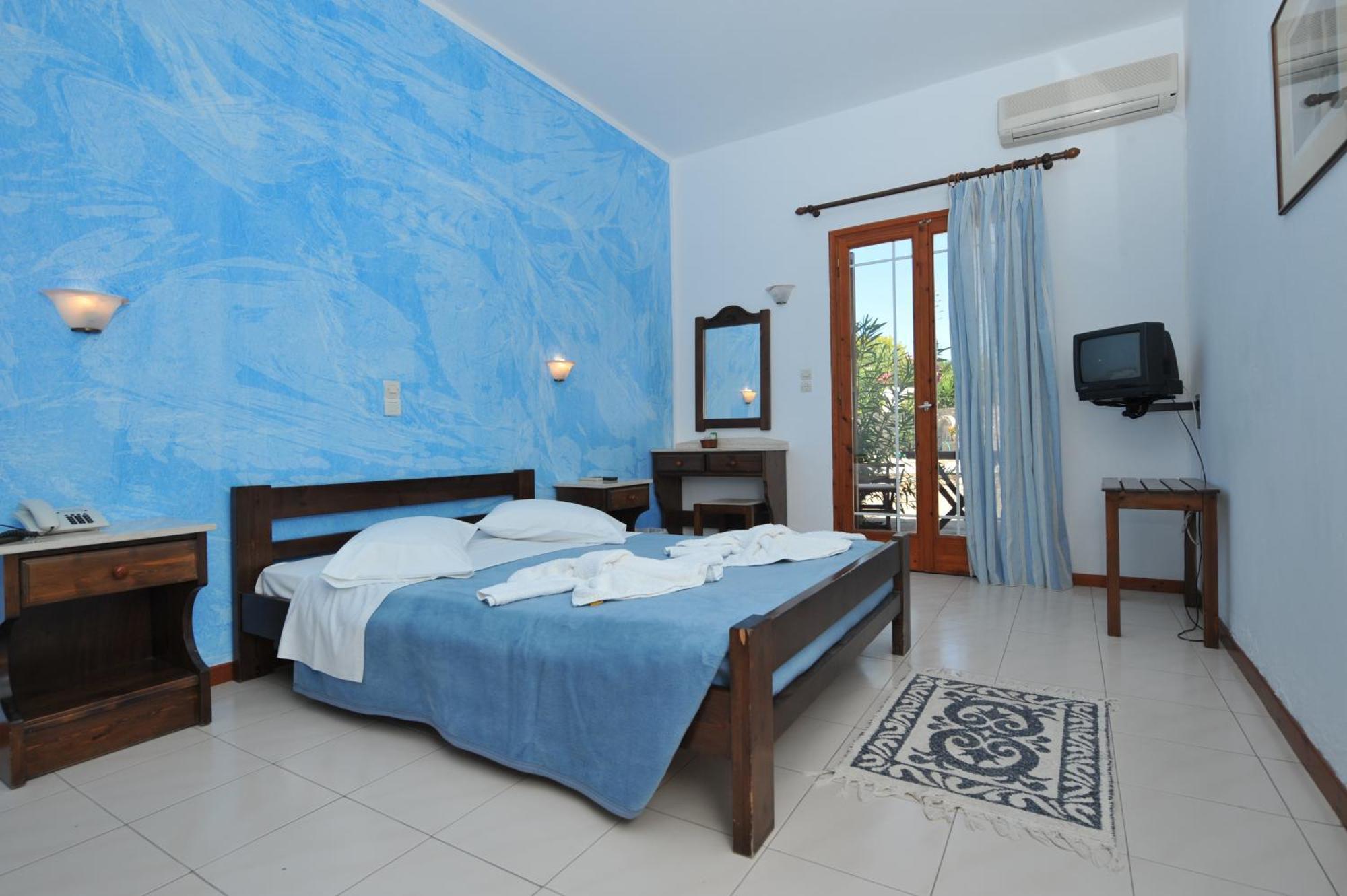Eri Hotel Parikia  Ngoại thất bức ảnh